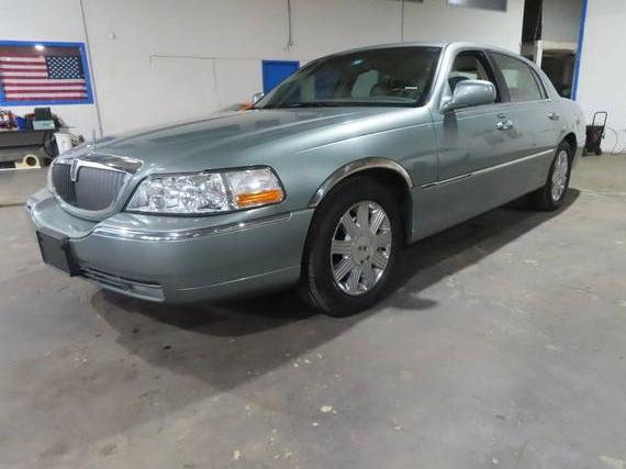 LINCOLN TOWN CAR 2003 1LNHM82W83Y655483 image LINCOLN TOWN CAR 2003 1LNHM82W83Y655483 image